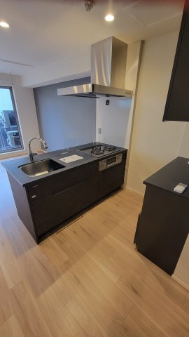 ＧＲＡＮ　ＡＲＫのキッチン|★ガス3口システムキッチン／備え付け食器棚★