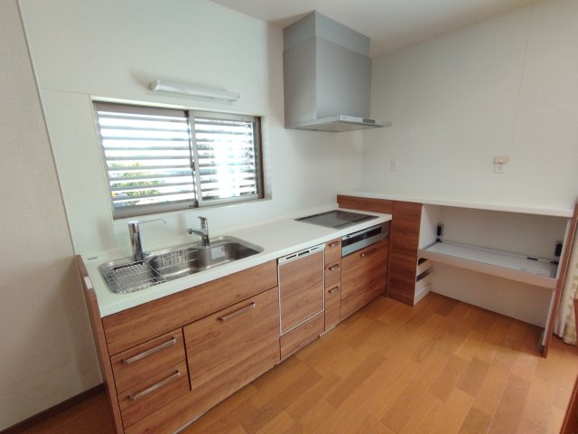 美合町本郷戸建のトイレ