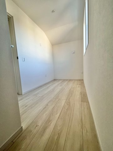 流山市江戸川台西9期　新築戸建　1号棟の洋室|サービスルームはリモートワーク用の書斎や趣味のお部屋としてどうぞ！							
