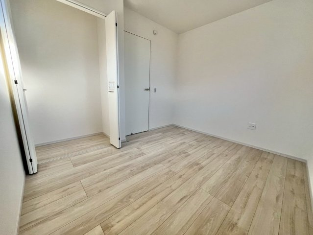 流山市江戸川台西9期　新築戸建　1号棟の洋室|木の温もりがやさしいフローリング	(^^♪