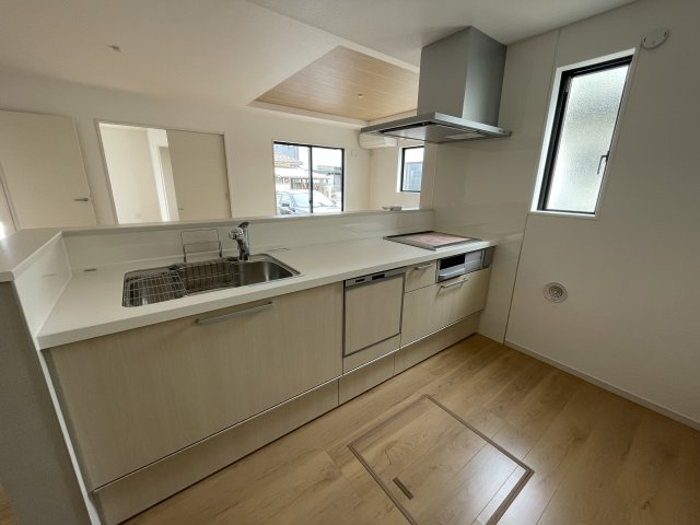 【キッチン】 | 【新築分譲住宅　～ LIGARE　リガーレ～　】　東根市羽入東1期　全2棟 | （施工例）お料理を効率的に、楽しく。ママの毎日のお料理を効率的にしてくれる動線は「１分でも家事の時間を短縮したい」という思いを叶えてくれます(*^-^*)