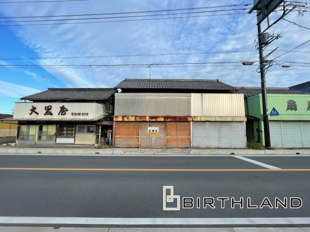 売地・住宅用地　熊谷市妻沼　妻沼小・妻沼東中の外観|現在敷地に建物が建っていますが解体後、更地にしてお引渡しになります。