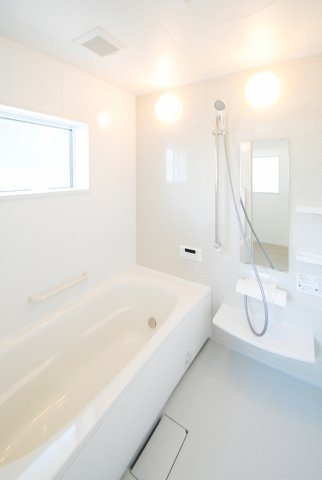 東御市県　中古住宅の浴室