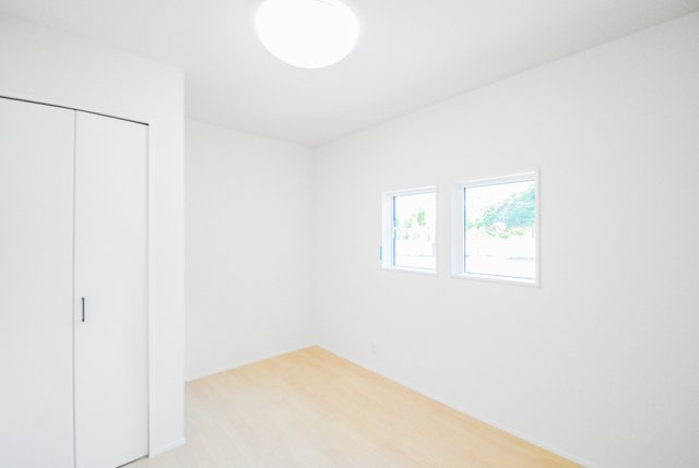 東御市県　中古住宅の洋室|1階：5.4帖