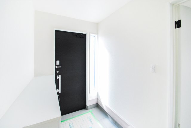 東御市県　中古住宅の玄関