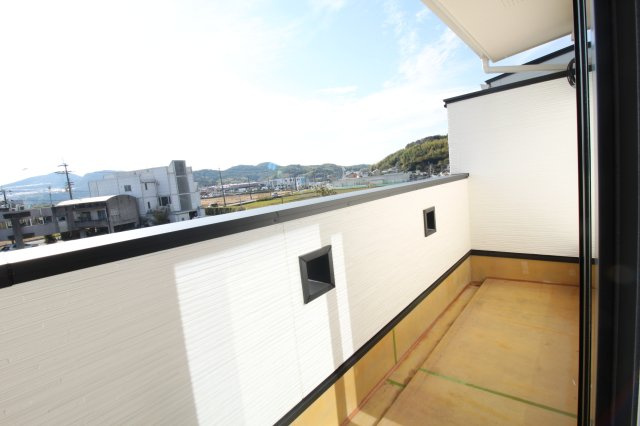 南国市篠原　Ｃ区画　新築戸建【全6区画】のバルコニー|2Ｆ　寝室　6.7帖
