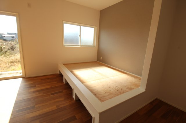 南国市篠原　Ｃ区画　新築戸建【全6区画】の和室|小上がり和室　3.0帖