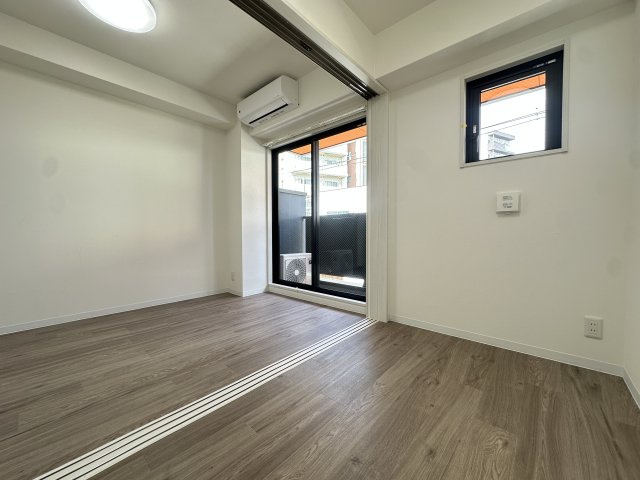 NU長居公園の居間・リビング