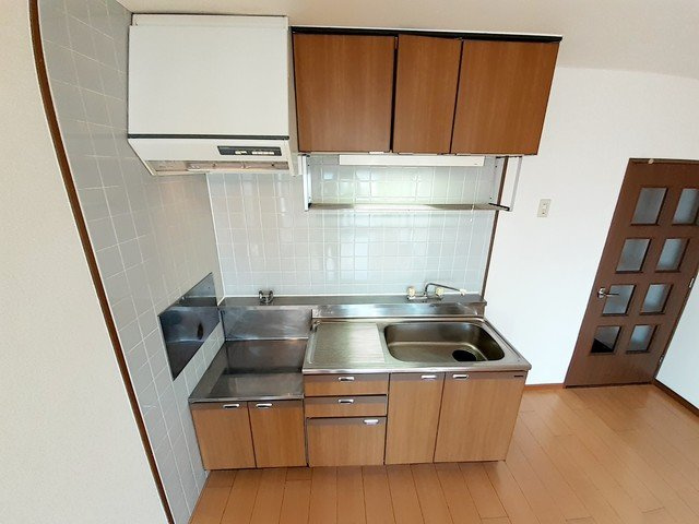 カトレアのキッチン|コンパクトなキッチンで掃除もラクラク