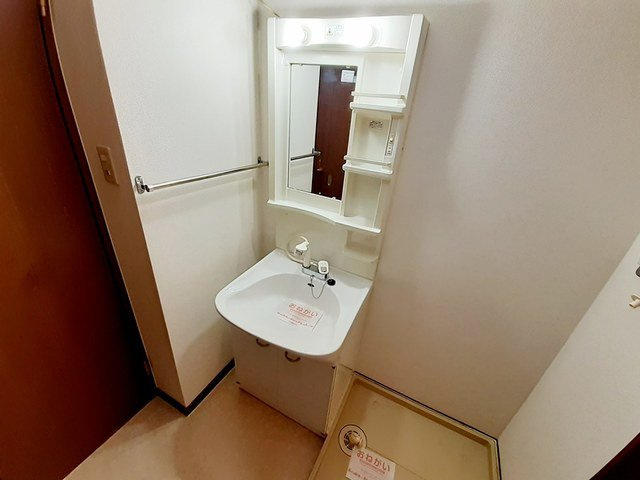 レインボ－　ビレッジⅡの洗面所|ゆったりとスペースのある洗面所