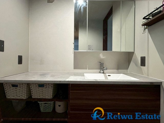 中古戸建　高座郡寒川町宮山の独立洗面台