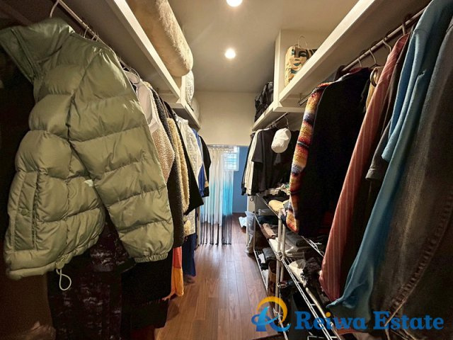中古戸建　高座郡寒川町宮山の収納|お洋服をたくさん収納できるウォークインクローゼット♪