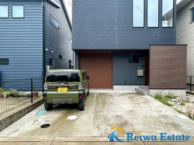 中古戸建　高座郡寒川町宮山の駐車場