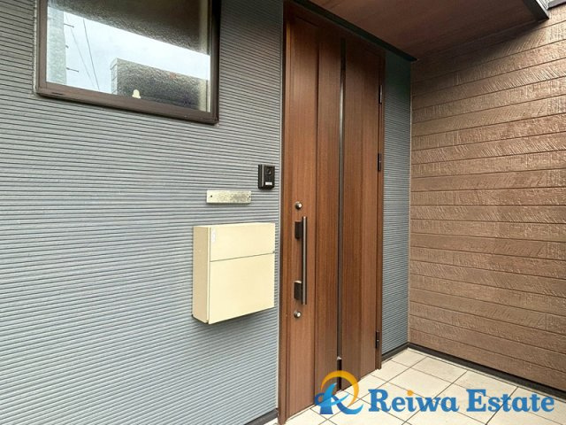 中古戸建　高座郡寒川町宮山の玄関