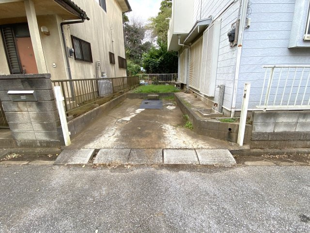 八街大木貸家の駐車場