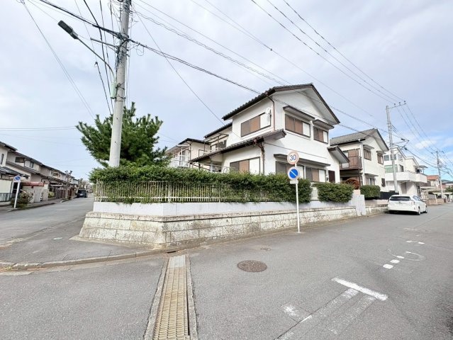 鶴ヶ島市藤金　建築条件なし売地　「若葉駅」徒歩20分　敷地56坪　【第一小学区】の前面道路含む現地写真