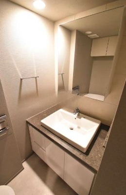 【独立洗面台】 | ブランズ大手町 | 朝の支度にも助かる、独立の洗髪洗面化粧台