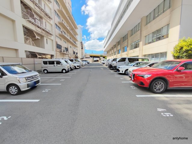 メゾン淀川　仲介手数料無料の駐車場