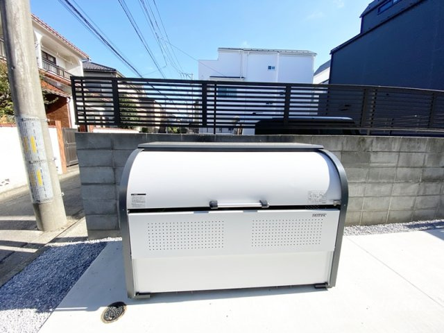 マーレ十条のその他共用部分|敷地内ゴミ置き場です★