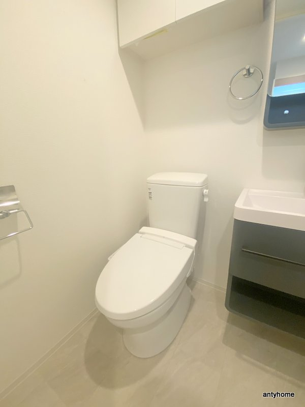 セレニテ東三国ミラク　仲介手数料無料のトイレ