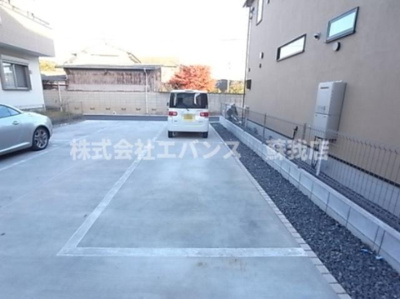 【駐車場】 | 中央区蘇我四丁目戸建貸家 | 駐車スペースもあります