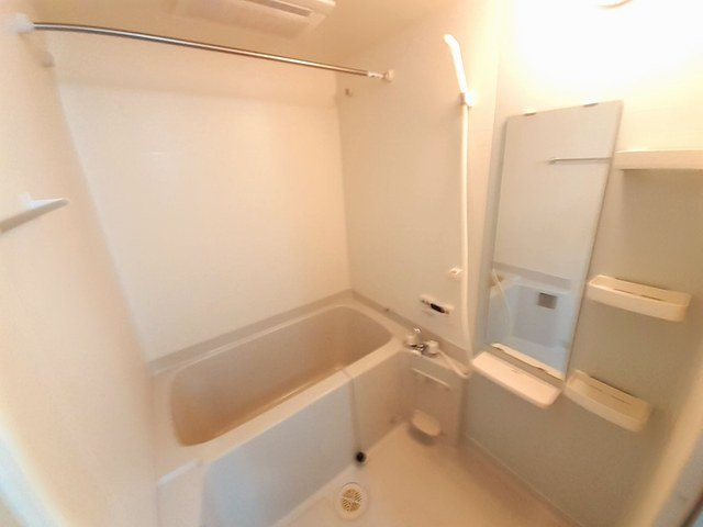 フローラルハイツⅡの浴室|日々の疲れを癒すお風呂付です