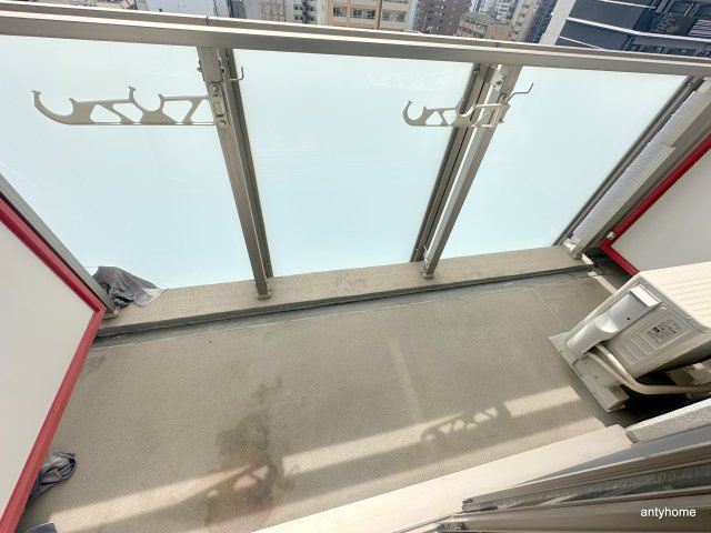 ルクレ難波　仲介手数料無料のバルコニー