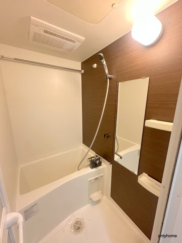 ルクレ難波　仲介手数料無料の浴室