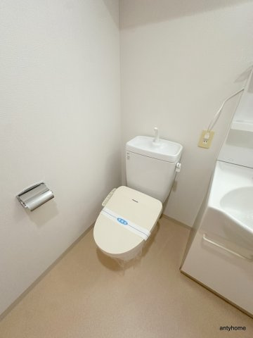 ルクレ難波　仲介手数料無料のトイレ