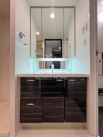 フローライト南森町の洗面所|同マンション別部屋：参考写真