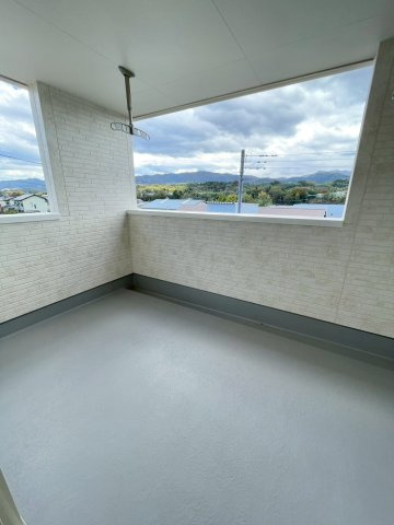 【バルコニー】 | 富岡市富岡第13　駐車3台＋リビングエアコン付き！