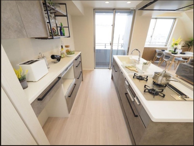 【キッチン】 | ★仲介手数料無料★ イニシアイオ目黒学芸大学（高台の立地　ルーフバルコニーから東京タワーが望めます）