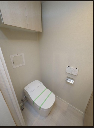 【トイレ】 | ★仲介手数料無料★ イニシアイオ目黒学芸大学（高台の立地　ルーフバルコニーから東京タワーが望めます）