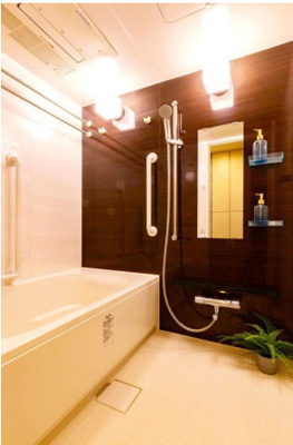 【浴室】 | リビオレゾン梅田カサーレ | アクセントパネルが施されています。浴室乾燥付き。※室内写真の家具・調度類は価格に含まれません