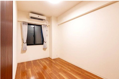 【洋室】 | リビオレゾン梅田カサーレ | ウォークインクローゼット・シューズインクローゼット等があり、収納豊富です。