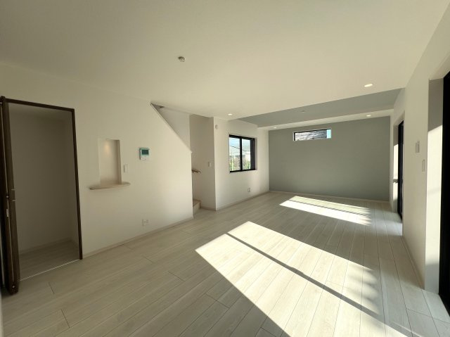 南側３部屋バルコニーアクセス！洗濯物めっちゃ干せます！港南区下永谷５丁目新築戸建