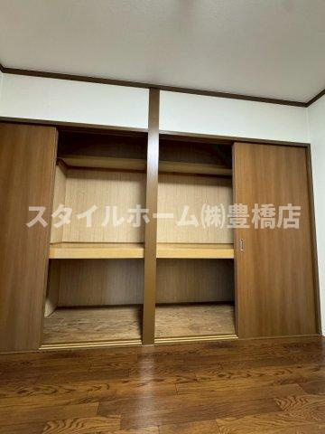 ハイツ船町のセキュリティ|同建物内別部屋の写真です。