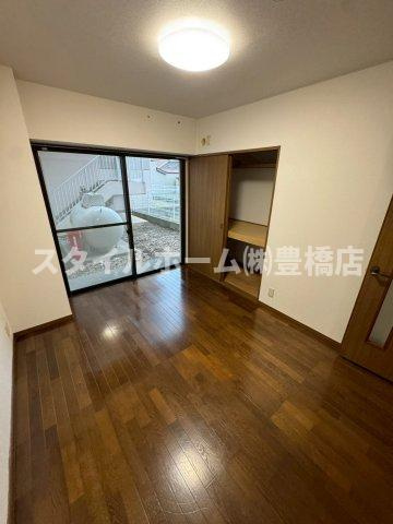 ハイツ船町の収納|同建物内別部屋の写真です。