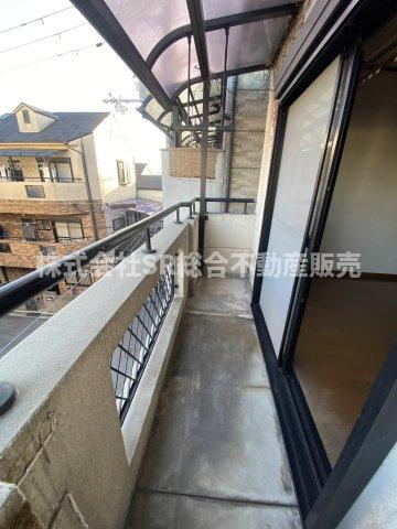 吉原1丁目中古戸建のバルコニー|陽当たり良好のバルコニーで洗濯物が乾きやすいです♪