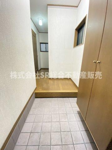吉原1丁目中古戸建の玄関|シンプルで使いやすい玄関です