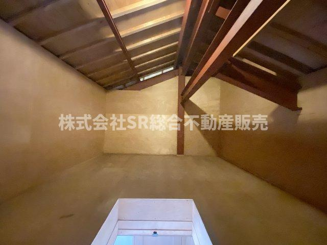 吉原1丁目中古戸建の収納|全居室収納に加え、屋根裏収納があり容量はたっぷりあります！