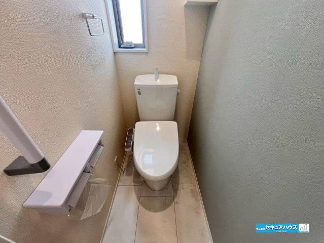 【同施工物件ご案内可能】東海市富木島町北島　全2棟の内観：施工例|【洋室イメージ】
◆広々とした居住空間は日々の暮らしを彩り、心のやすらぎと満足感を与えてくれます。通風と採光を考慮した設計は子供たちはのびのび育ち、家族でくつろぎと団らんを生み出します。