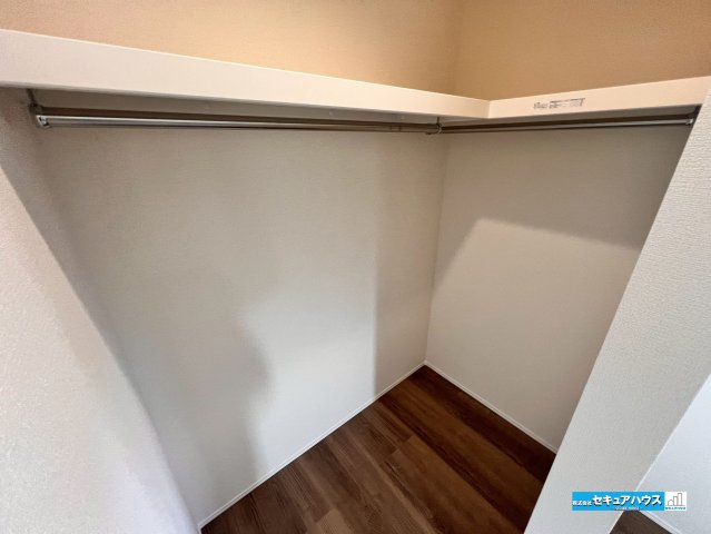 【今からご案内可能】東海市富木島町北島　全2棟の収納|【ウォークインクローゼット】
◆衣類や小物も大きい物も収納できます♪