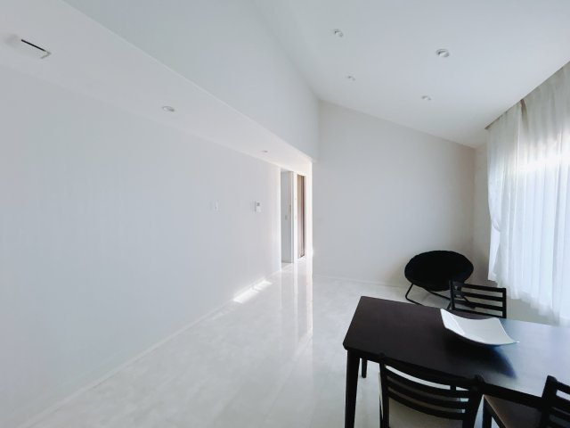 【中古戸建】邑楽郡邑楽町大字中野の洋室|■1階洋室｜ナチュラルカラーの床です。模様替えなどとても楽しく工夫できます♪陽当たり、風通しもとても良いので毎日快適な生活スタートです！子供部屋にも良いですね♪