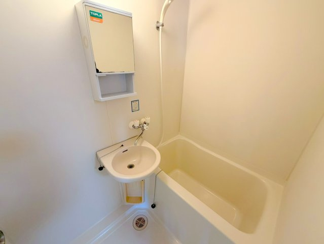 グランドール立川の浴室