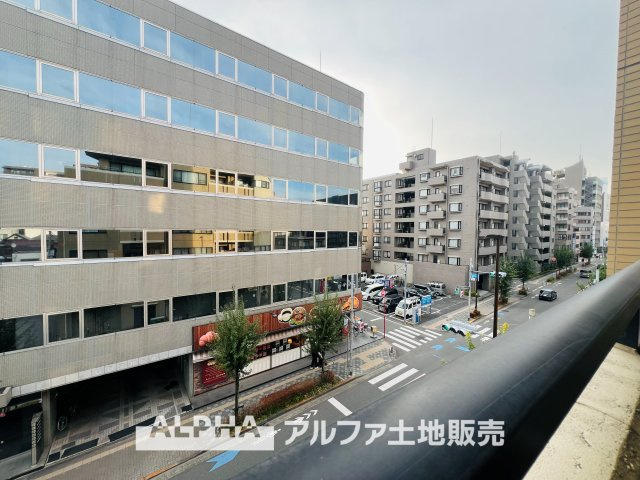 ベルクレール立川錦町の展望|【outward appearance】
◆バルコニー◆家から望む空はブルースカイ。隔てるものは何もなく、そこにあるのは青い空と白い雲の景色がこの街の彩りを演出している。