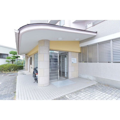 【エントランス】 | 新千里ハイツこうじ | 建物の内部です