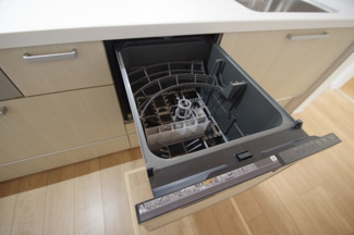 【キッチン】 | 【仲介手数料無料！！】日野市神明3丁目　新築戸建て（全3棟）3号棟　4799万円 | ビルトイン食洗機