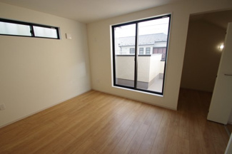 【寝室】 | 【仲介手数料無料！！】日野市神明3丁目　新築戸建て（全3棟）3号棟　4799万円 | 主寝室8帖