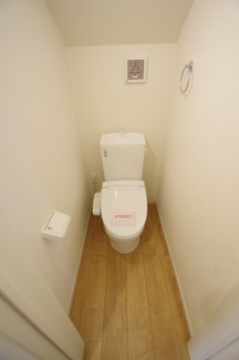 【トイレ】 | 【仲介手数料無料！！】日野市神明3丁目　新築戸建て（全3棟）3号棟　4799万円